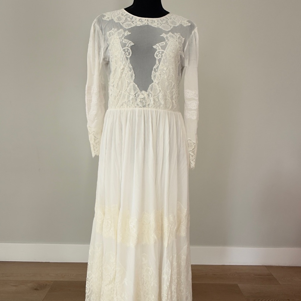 Elegant White Lace Dress